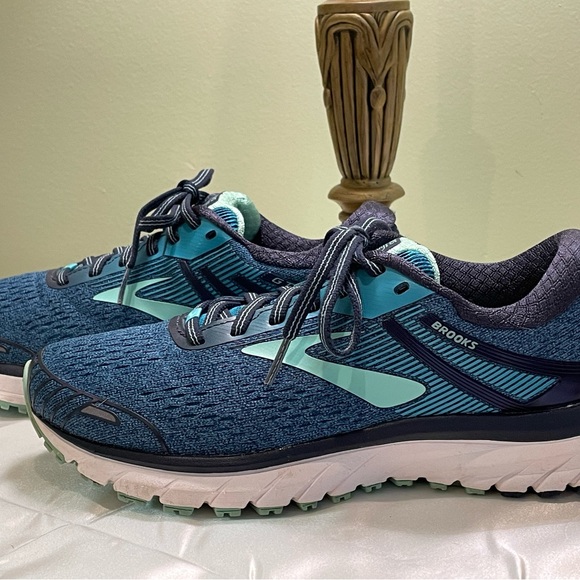 BROOKS WOMENS ADRENALINE GTS 18. Sz 8. EUC! Structured heel for foot stability! - Picture 6 of 8